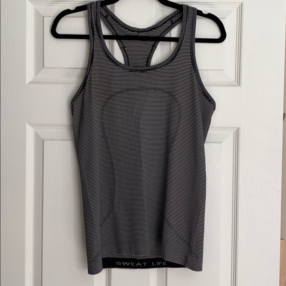 Lululemon swiftly tank. Striped size 8